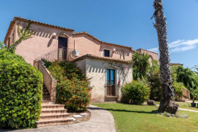 ISA-Residence with swimming-pool in Santa Margherita di Pula, apartments with air conditioning and private outdoor space at only 250 m from the beach